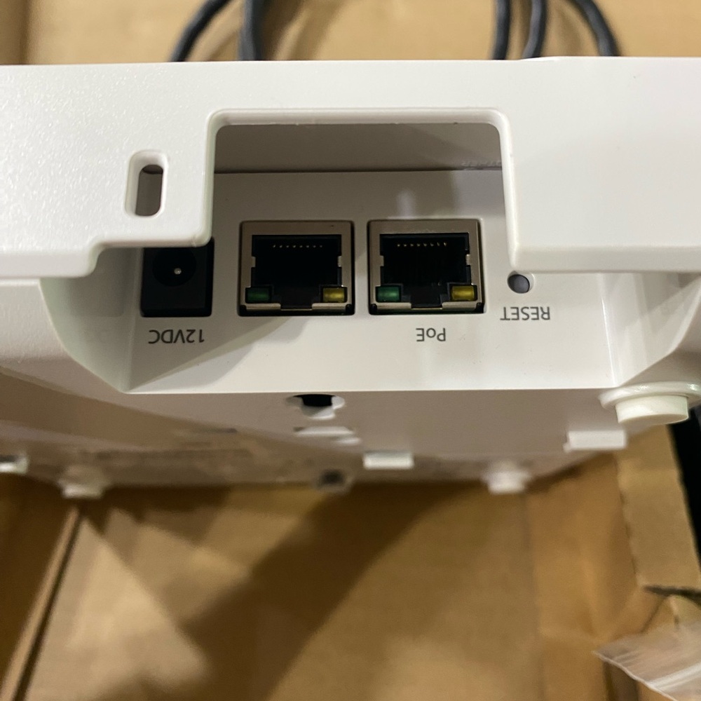 Ruckus R500 Series Wireless Access Point - Picture 5 of 6